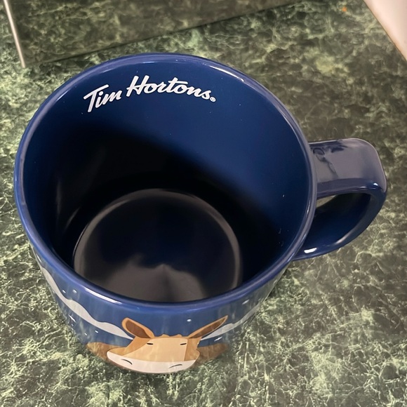 Tim Hortons Moose celestial Scene 2019 Edition Cup - Picture 3 of 6